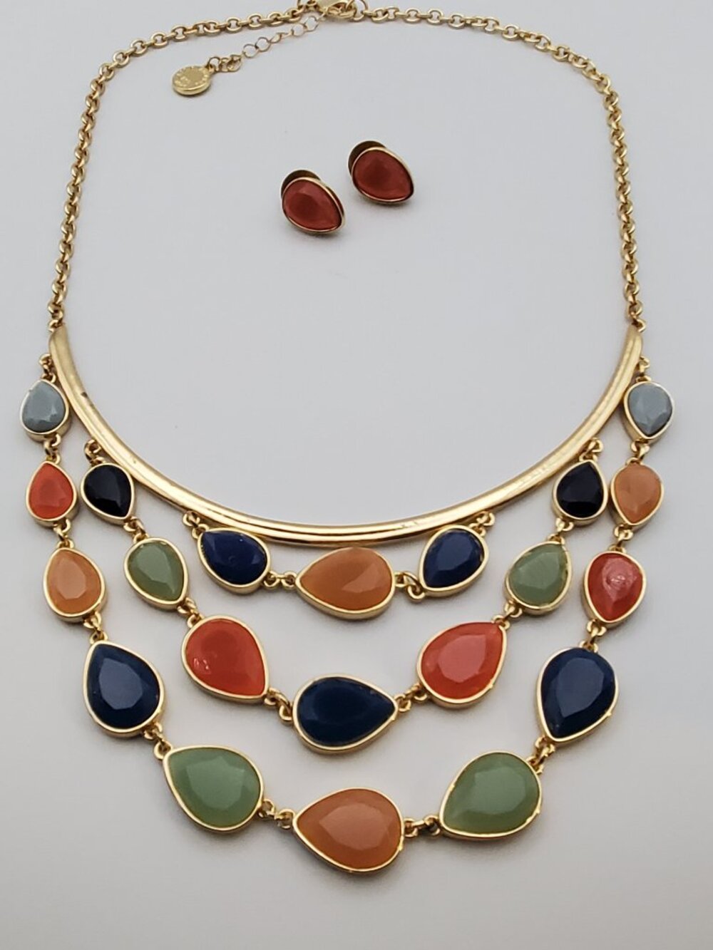 LIZ CLAIBORNE Colourful Bib Necklace Set w/ Earrings Faux Teardrop Stones